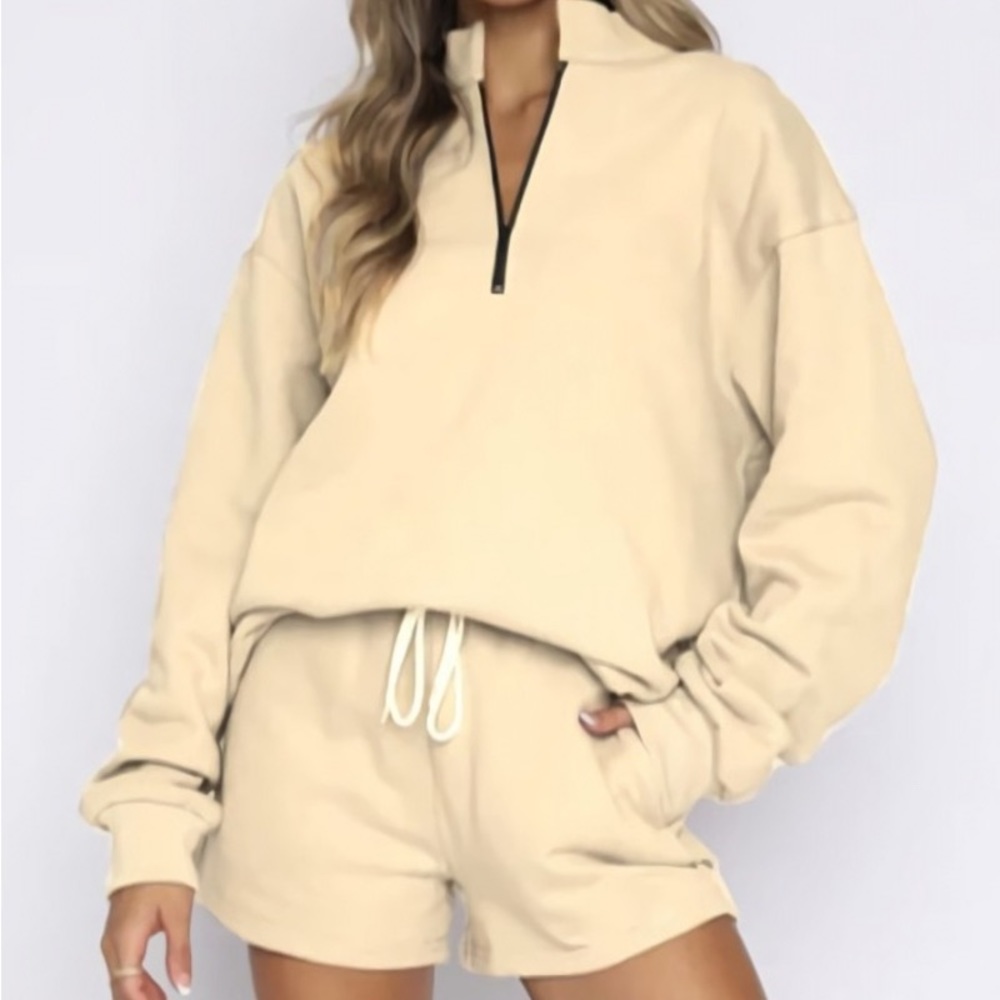 Two piece zipper short set ,cream